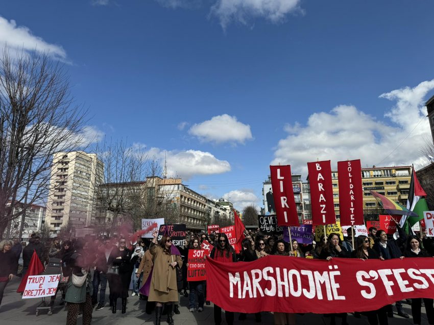 “marshojme-s’festojme”-me-marsh-tradicional-per-8-mars-–-ben-thirrje-per-barazi-dhe-drejtesi-per-grate