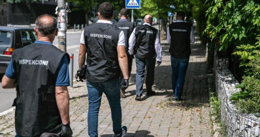 Inspektorati i Prishtinës në aksion, gjobiten taksistët ilegalë