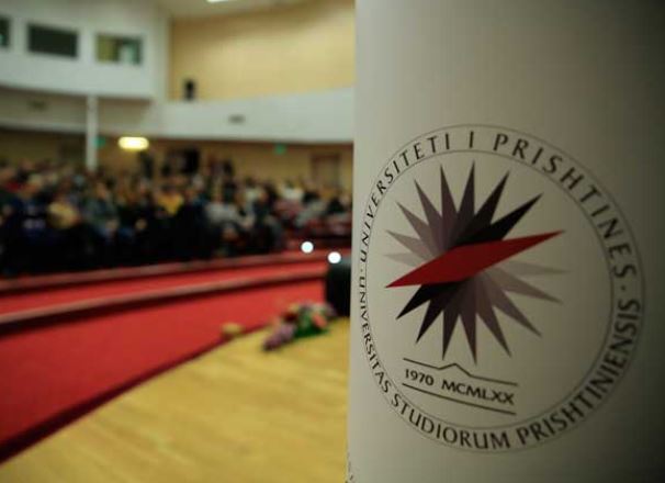 punetoret-teknike-dhe-sigurimi-i-“hasan-prishtines”-mbajne-proteste,-studentet-bojkotojne-mesimin