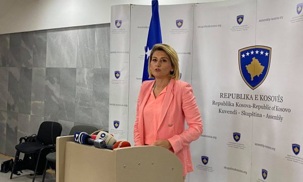 kusari-per-token-te-manastiri-i-decanit:-ka-nje-proces-ne-gjykaten-ne-prishtine-qe-duhet-te-kryhet-per-t’i-hapur-rruge-zbatimit