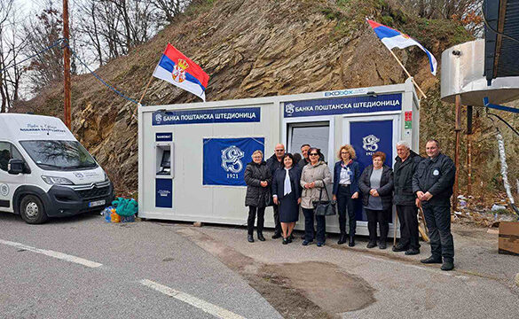 beogradi-sjell-banka-te-improvizuara-ne-afersi-te-kufirit-per-serbet-e-kosoves