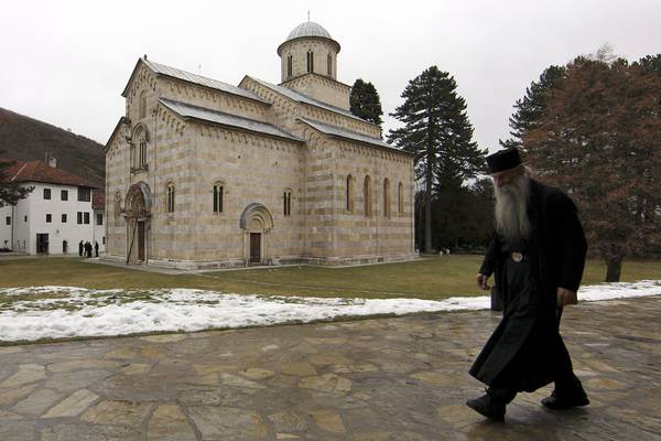 gazeta-gjermane:-manastiri-supozohet-t`i-hape-rrugen-kosoves-drejt-keshillit-te-evropes