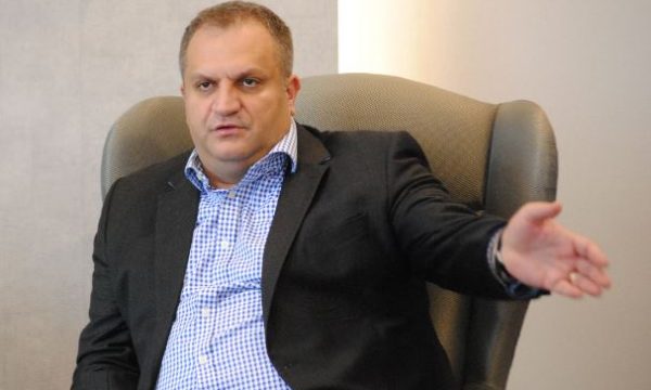 ahmeti-per-pronen-qe-iu-regjistrua-manastirit:-keta-qe-po-thirren-ne-interes-publik-i-kane-masakru-vete-pronat-shoqerore