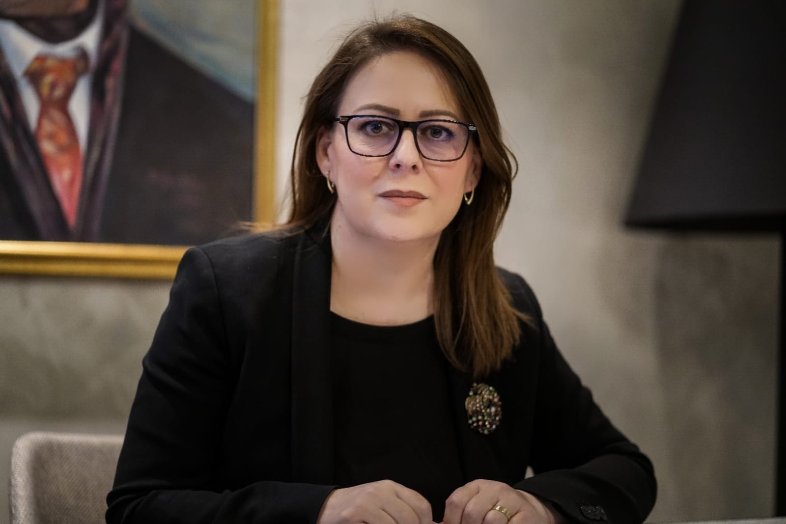bajrami-u-kerkon-falje-qytetareve-per-gjuhen-e-perdorur-ne-seancen-per-kontratat-njeburimore