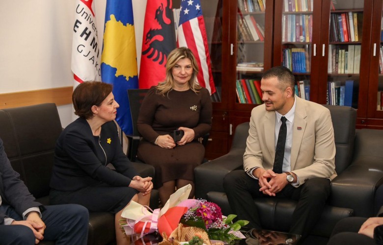gervalla-takon-studentet,-flet-per-punesim-dhe-vizionin-per-te-ardhmen