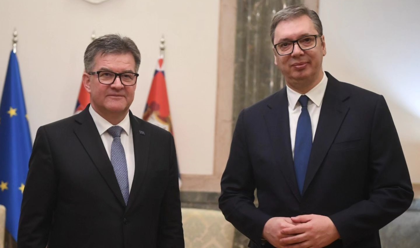 vuciqi-me-lajcakun-thote-se-bisedoi-per-“kushtet-e-padurueshme-per-jete”-te-serbeve-ne-kosove