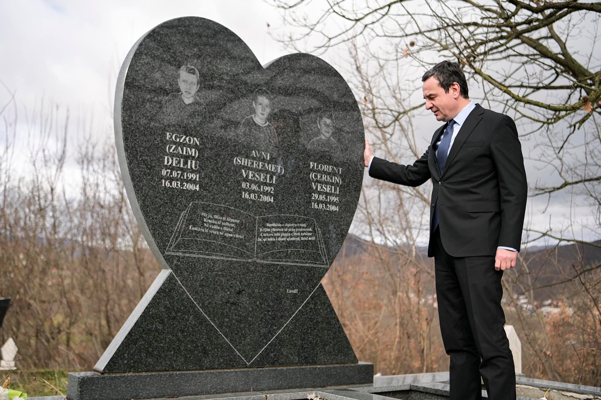 kurti-kujton-tre-femijet-e-mbytur-ne-iber-gjate-trazirave-te-marsit-te-2004-es