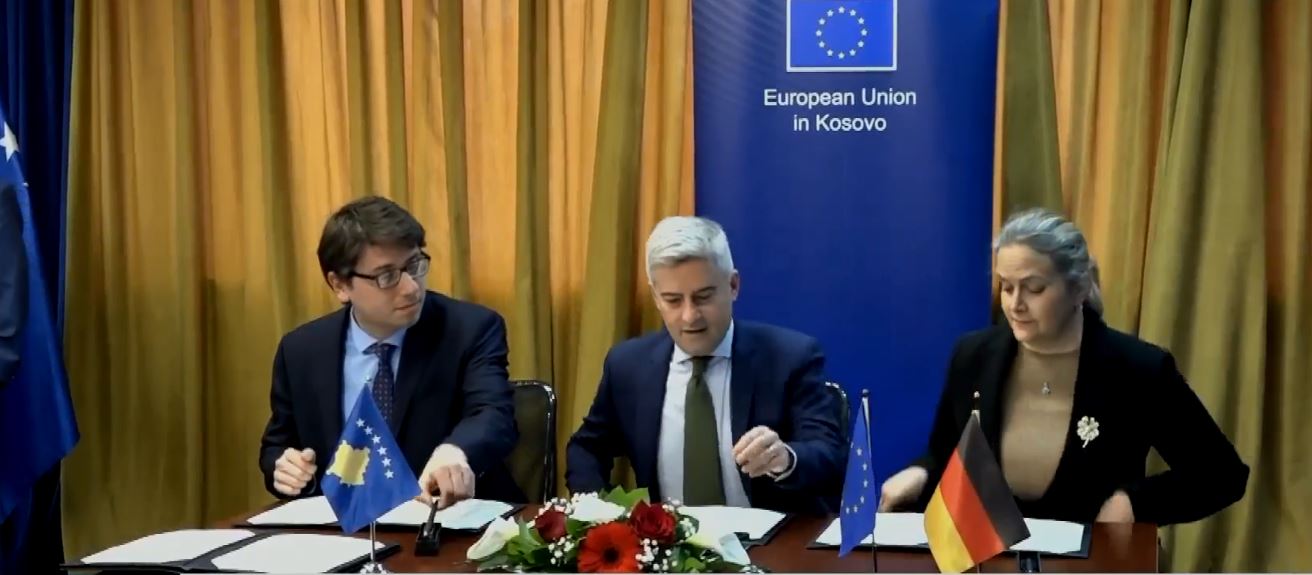 nenshkruhet-marreveshja-mes-qeverise-dhe-bankes-evropiane-per-investime-ne-vlere-te-33-milione-eurove