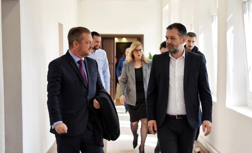 ceku-takohet-me-parsonsin,-diskutohet-per-perfaqesimin-e-kosoves-ne-lojerat-paralimpike
