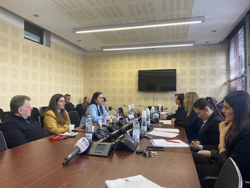 institucionet-joqeveritare-te-licencuara-per-ofrimin-e-sherbimeve-sociale-kerkojne-rritje-te-buxhetit