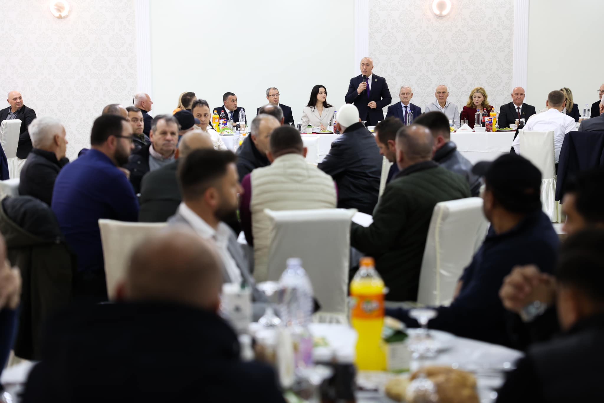 haradinaj-shkon-per-iftar-ne-kline:-kosova-kurre-s’ka-pasur-me-shume-nevoje-per-aak-ne-se-sot