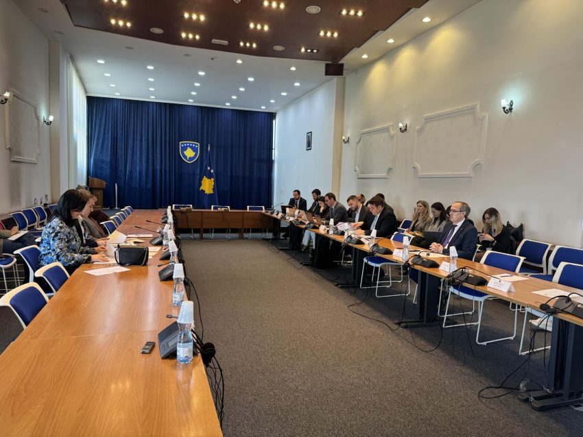 komisioni-per-buxhet-miraton-kerkesen-e-kqz-se-per-mjete-shtese,-kerkohet-“amini”-i-muratit