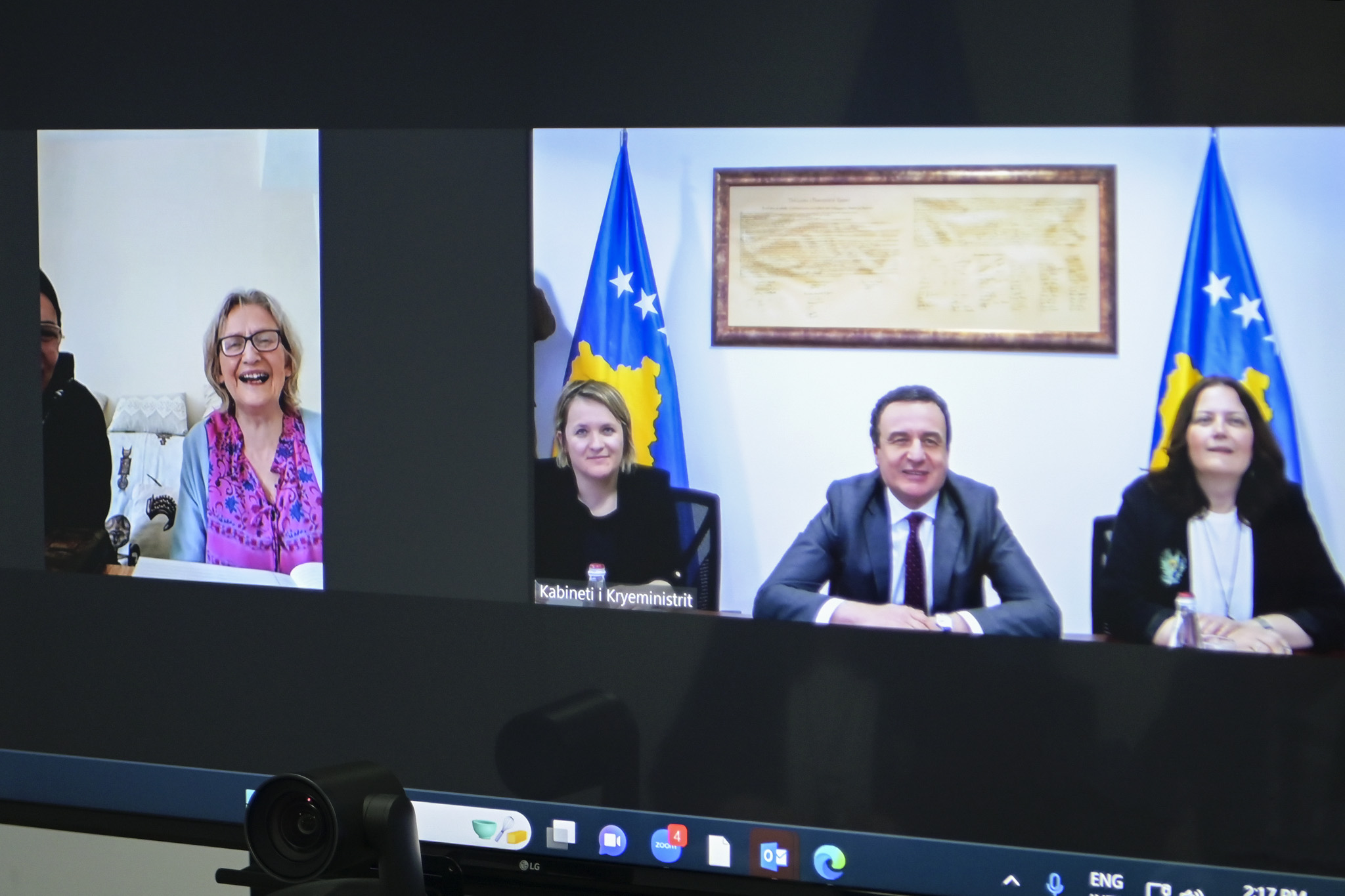 kurti-zhvilloi-takim-virtual-me-valerie-hughes,-teme-diskutimi-ishte-perforcimi-i-marredhenieve-mes-kosoves-dhe-irlandes