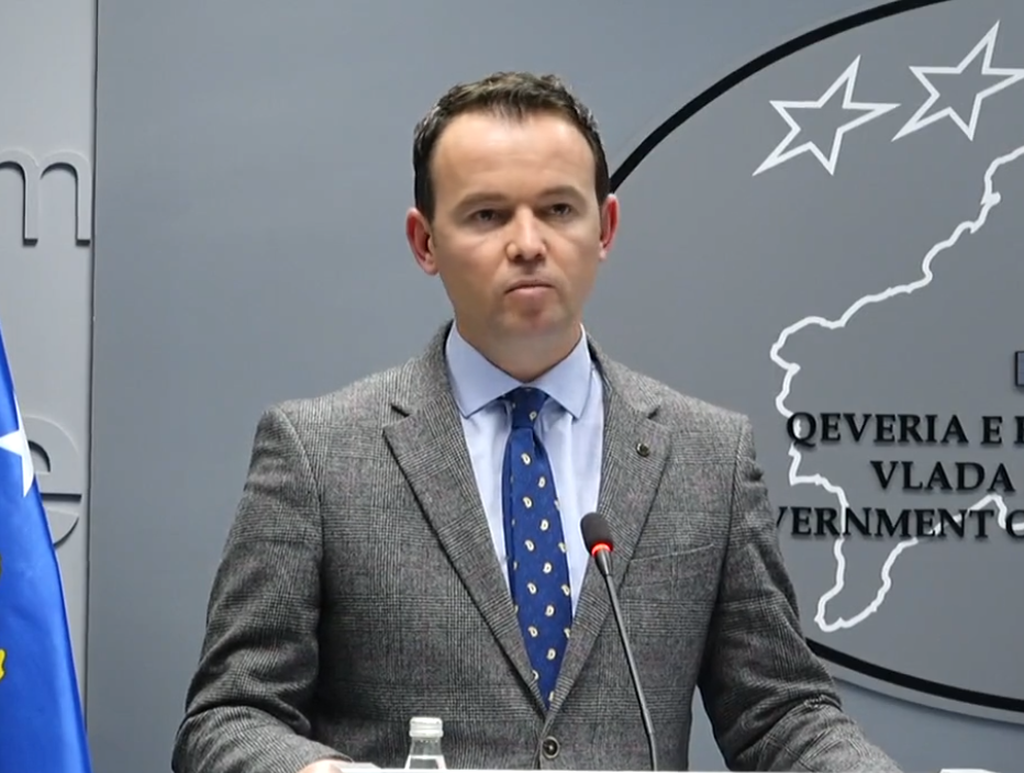 peci-i-kerkon-ndihme-ministrit-aliu-per-lirimin-e-nje-objekti,-thote-se-u-sabotua-nga-komuna-e-prishtines