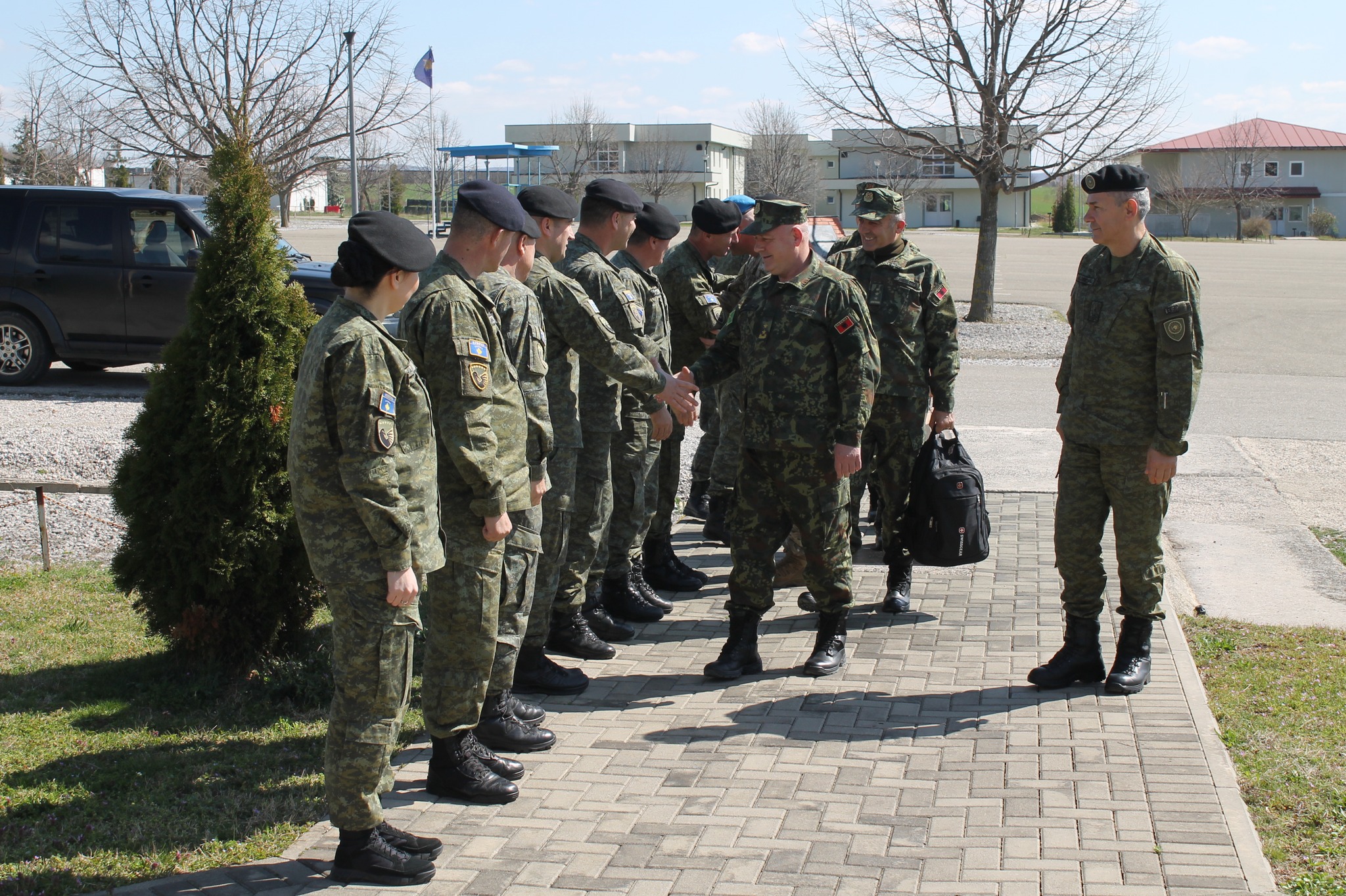 delegacioni-i-forcave-te-armatosura-shqiptare-viziton-komanden-e-forcave-tokesore-te-fsk-se