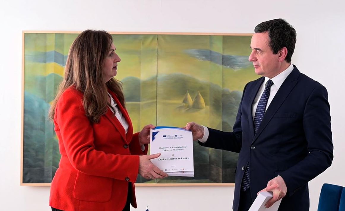 nagavci-ia-dorezon-kurtit-raportin-e-fazes-se-pare-te-rishikimit-te-teksteve-shkollore