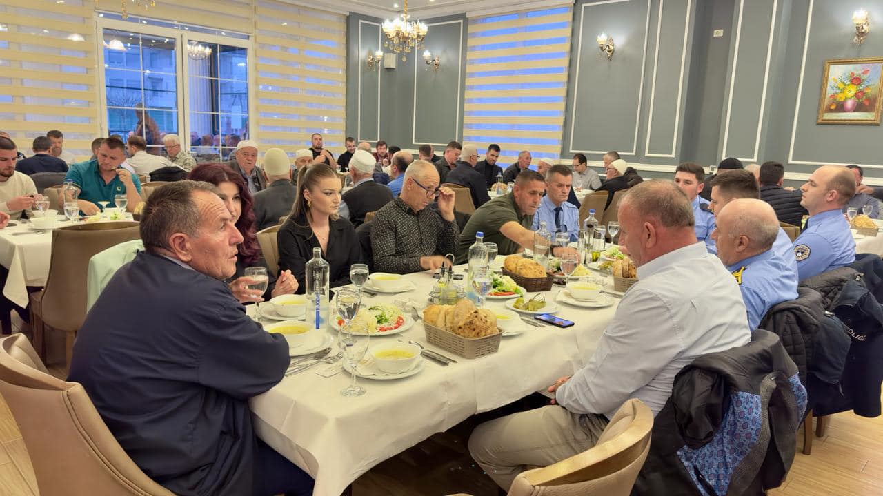 kryetari-latifi-shtron-iftar-ne-rahovec-per-nder-te-ramazanit