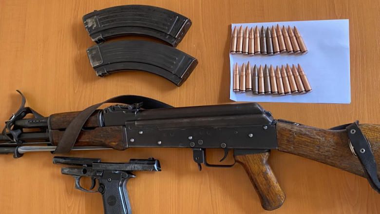 Policia konfiskon një armë në Gjilan