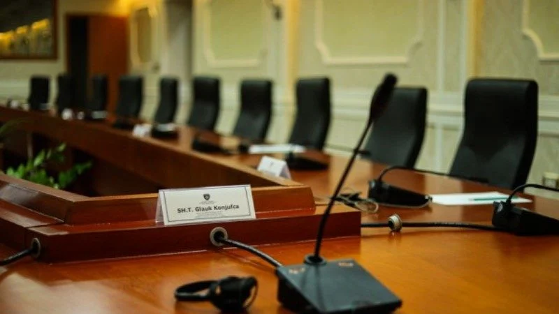 sot-mblidhet-kryesia-e-kuvendit,-shqyrtohet-projekt-deklarata-per-raportet-kosove-–-shba