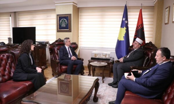 ambasadori-britanik-takon-ternaven:-diskutuam-si-mund-te-punojme-bashke-per-te-adresuar-ceshtje-sic-eshte-dhuna-seksuale