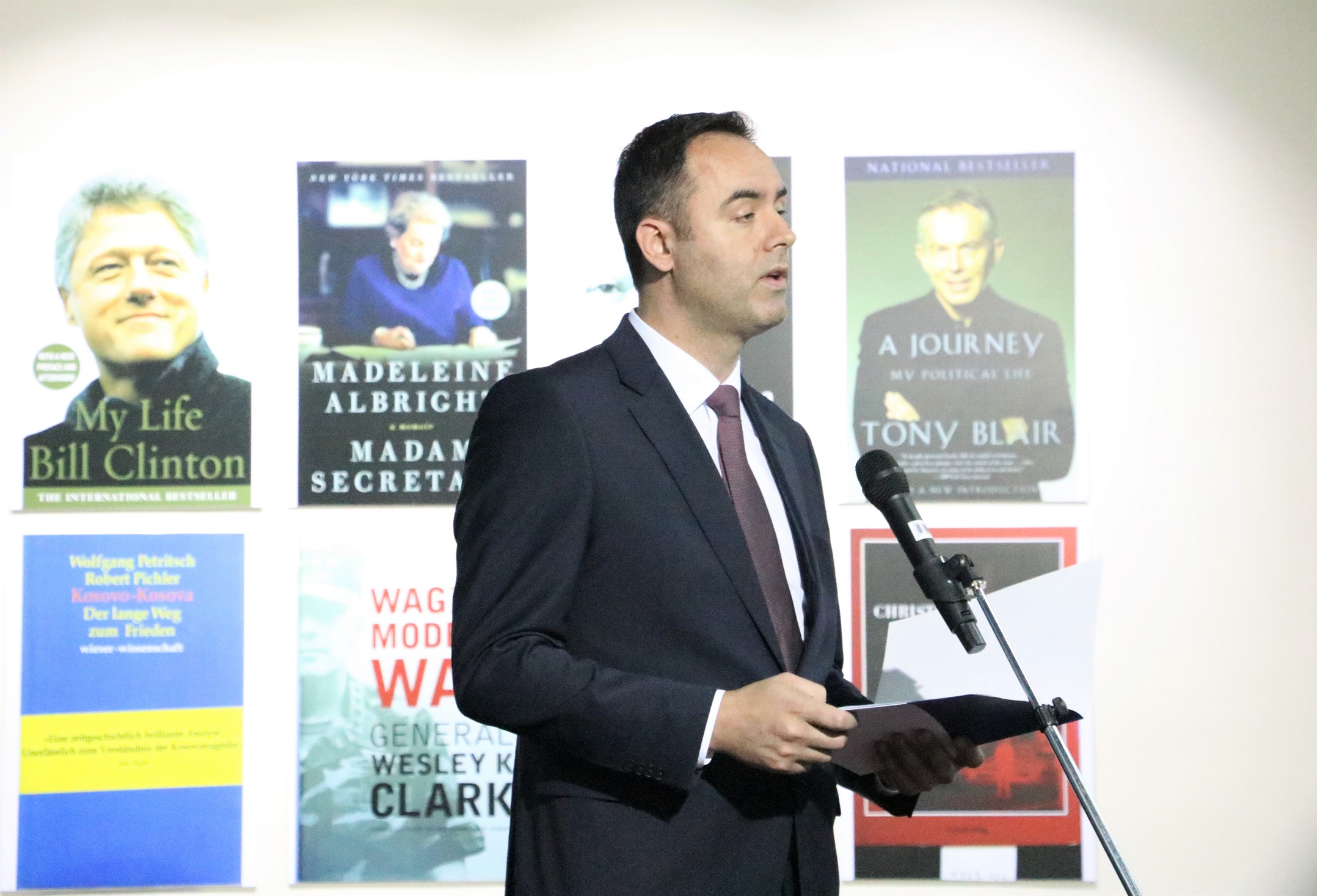konjufca-ne-ekspoziten-“kosova-ne-gjuhet-e-botes”:-lufta-e-popujve-per-liri-duhet-te-zhvillohet-ne-shume-fronte