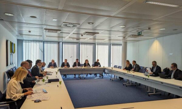 lajcak:-sqaruam-detaje-te-rendesishme-per-dinarin,-javen-e-ardhshme-mblidhemi-me-ambicien-per-ta-gjetur-nje-zgjidhje