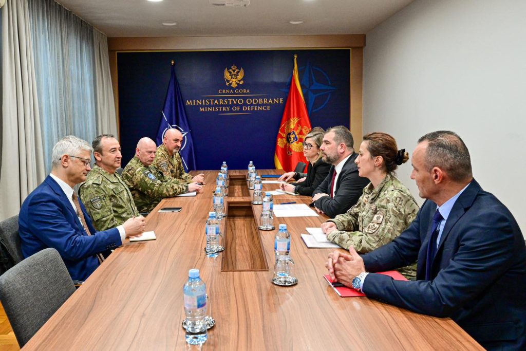 komandanti-i-kfor-it-takon-ministrin-e-brendshem-malazez,-flasin-per-dialogun-kosove-serbi