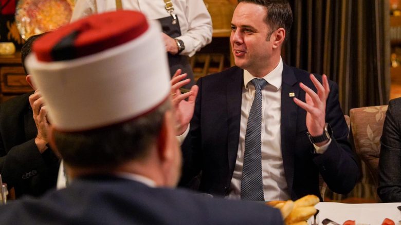 abdixhiku-shtron-iftar-per-bik-un