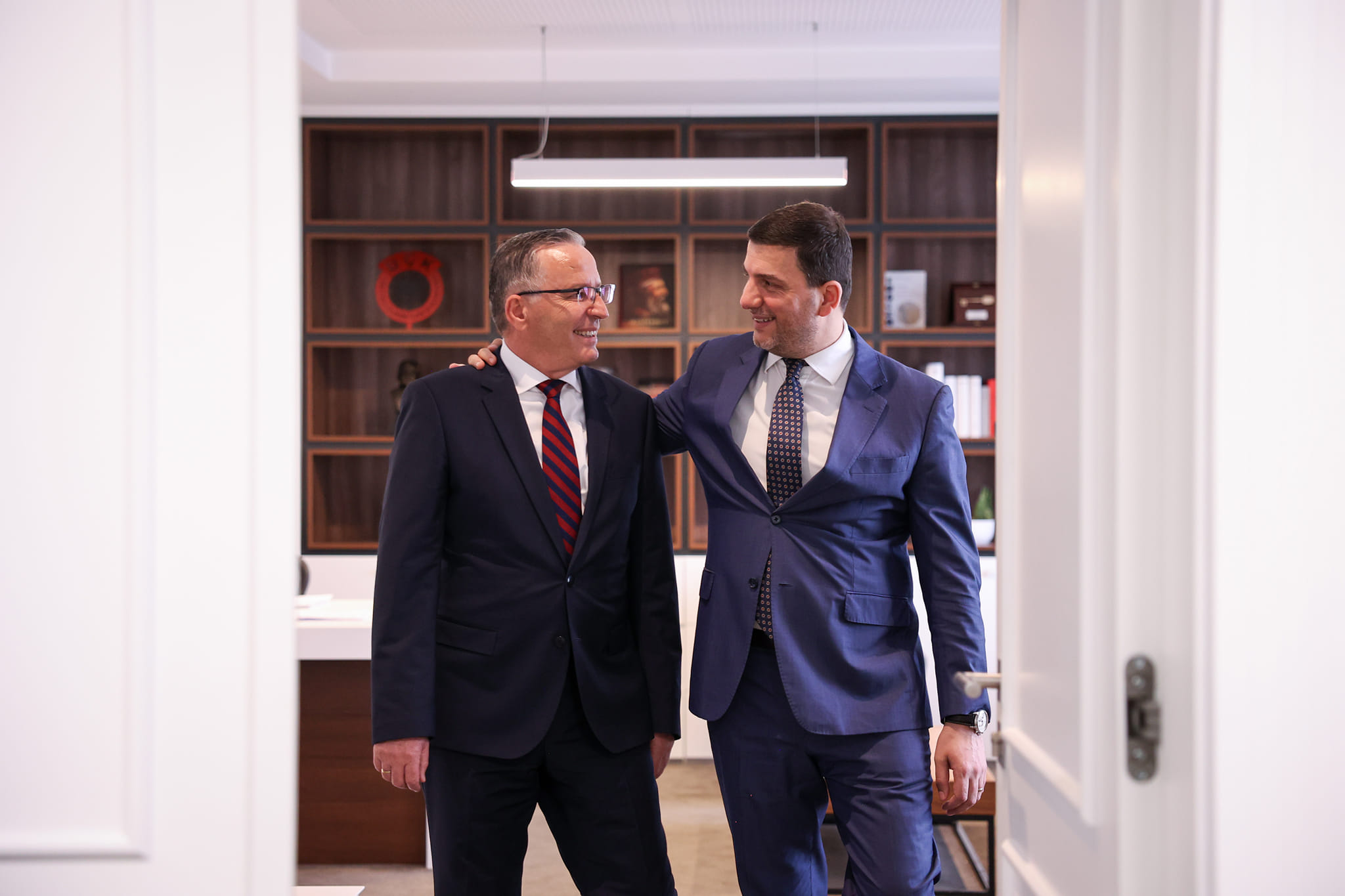 memli-krasniqi-tregon-si-u-vendos-qe-bedri-hamza-te-kandidohet-per-kryeminister-te-kosoves