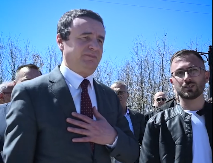 kurti-kujton-masakren-ne-abri-te-drenices:-te-trajtohen-me-seriozitet-maksimal-krimet-e-kryera-gjate-luftes