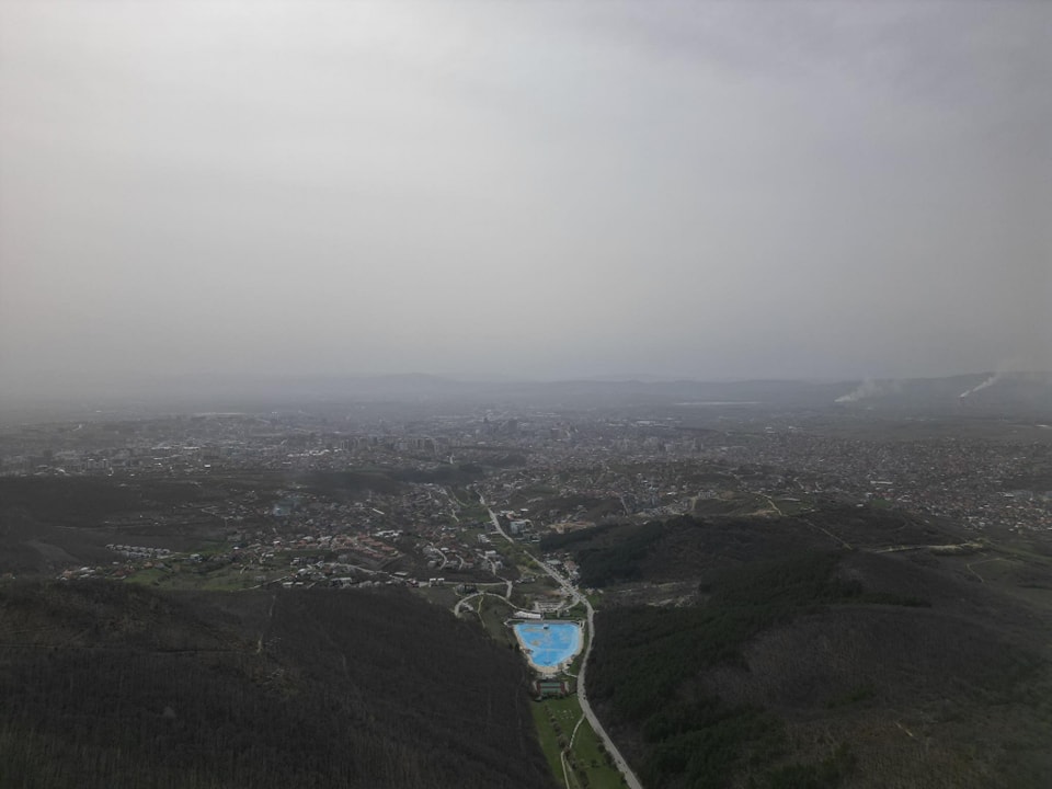 Pluhuri nga Saharaja edhe në Kosovë, fotografitë nga droni në Gërmi tregojnë se është zvogëluar dukshmëria
