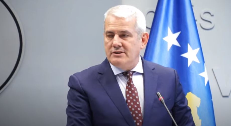 Sveçla: Vuçiç përdori Kosovën për të shkaktuar tensione në rajon