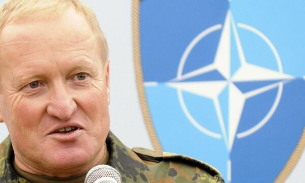 ish-komandanti-i-kfor-it:-vuciq-eshte-shume-i-zoti-me-eskalim,-por-nuk-do-te-shkonte-aq-larg-sa-ta-sulmonte-kosoven-me-te-vertete