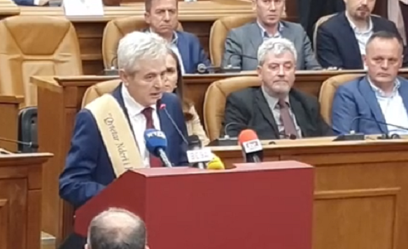 prizreni-shpall-qytetar-nderi-ali-ahmetin,-vleresohet-lart-kontributi-i-tij-per-kosoven