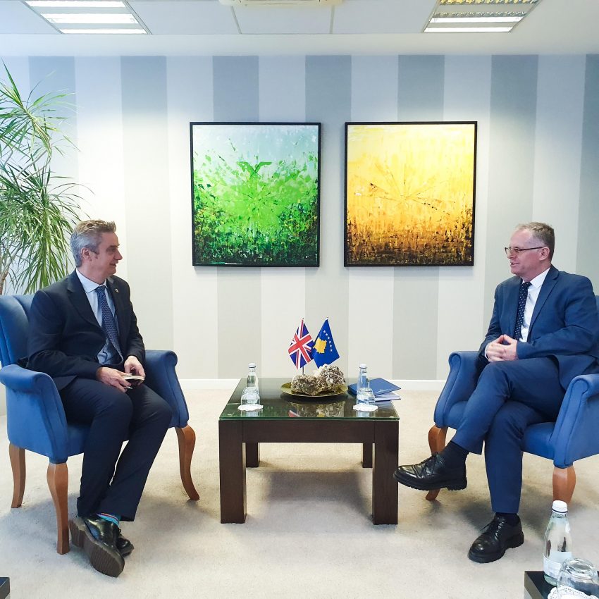 zevendeskryeministri-bislimi-takon-ambasadorin-e-mbreterise-se-bashkuar,-jonathan-hargreaves