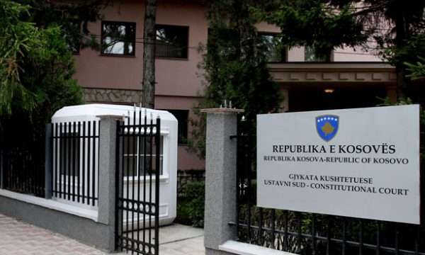 per-te-11-ten-here-dorezohen-ne-kushtetuese-dosje-per-kompensim-te-demeve-te-luftes