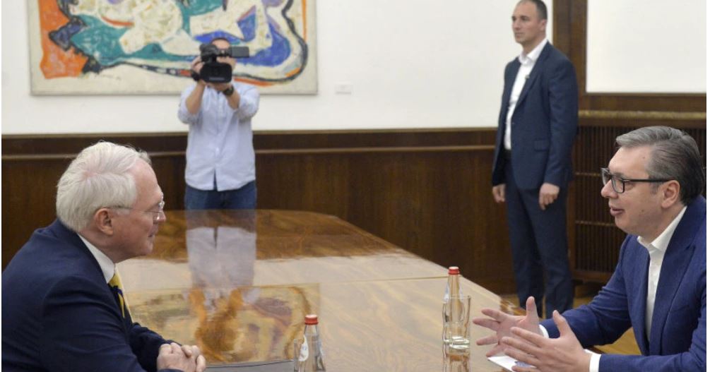 vuciq-flet-per-kosoven-dhe-dialogun-me-hill:-nje-bisede-permbajtesore-dhe-e-hapur