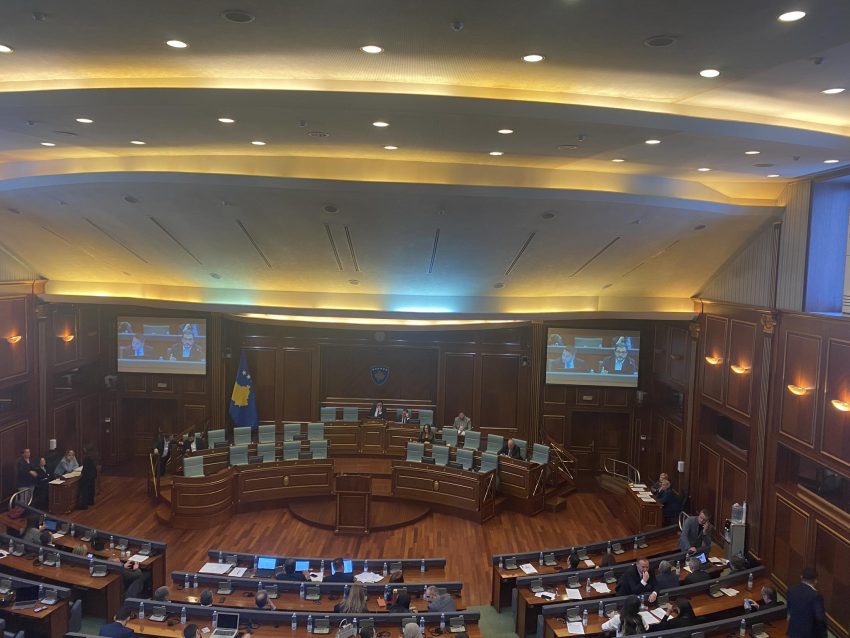 gola:-kerkesa-e-opozites-eshte-e-mjegullt-ne-kuptimin-e-pergjegjesise-dhe-procesit-te-teksteve-shkollore