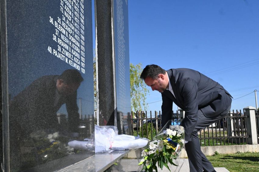 konjufca-homazhe-ne-rezalle:-serbia-do-te-perbeje-gjithnje-shtetin-e-zhytur-ne-krimin-e-perbindshem