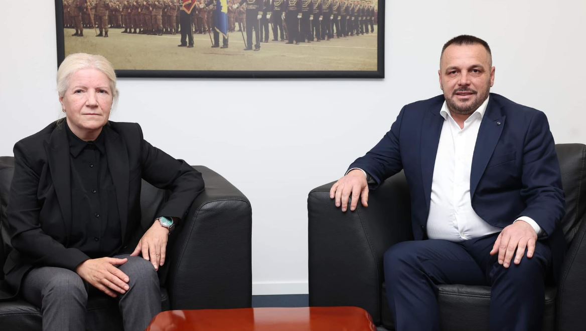 Maqedonci pret në takim Komisioneren Parlamentare të FSK-së, e uron për detyrën e re