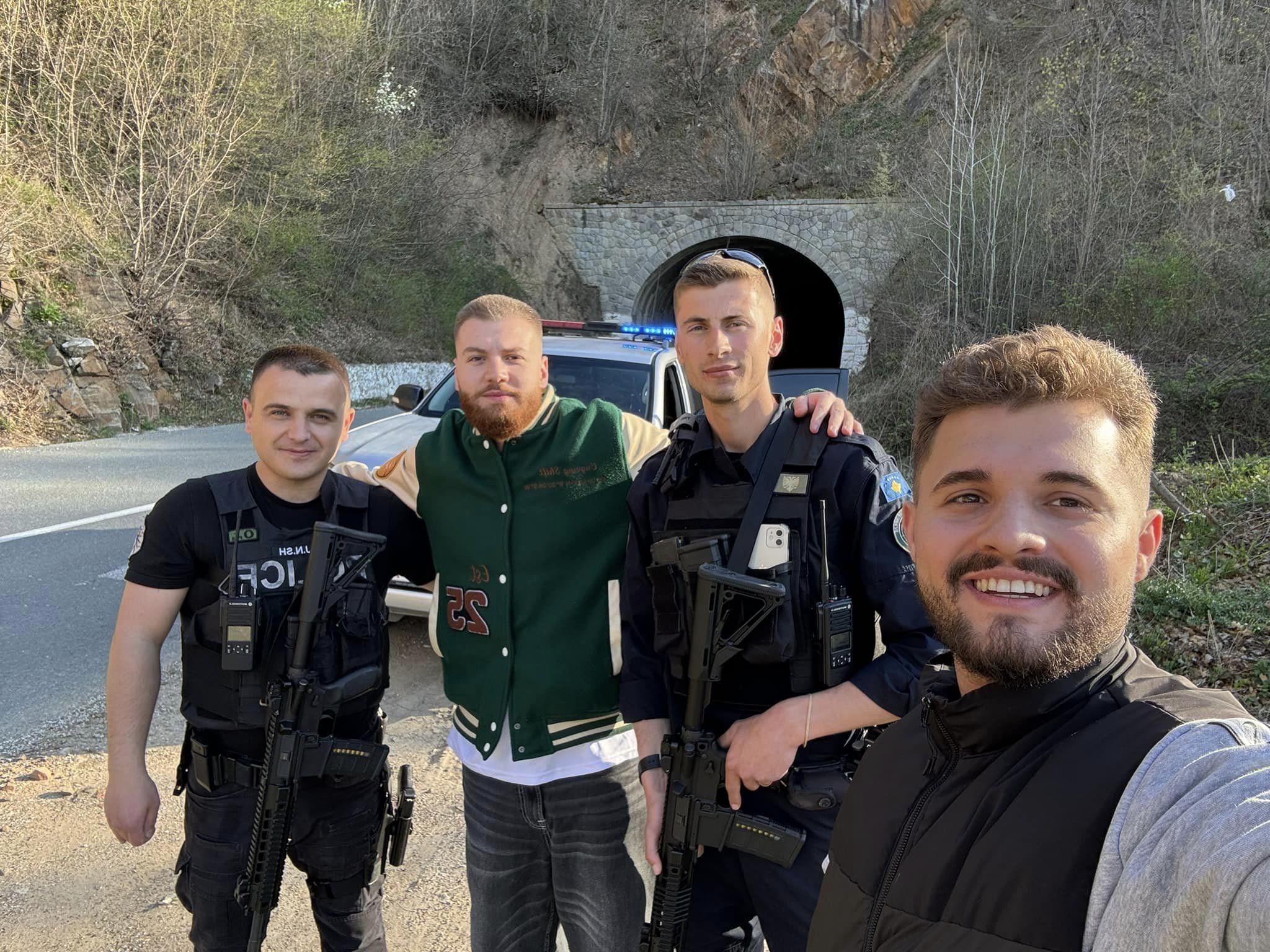 adem-dhe-hamez-jashari-vizitojne-veriun-e-kosoves