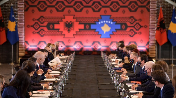 shumica-e-shqiptareve-ne-kosove-e-shqiperi-do-votonin-pro-referendumit-per-bashkim