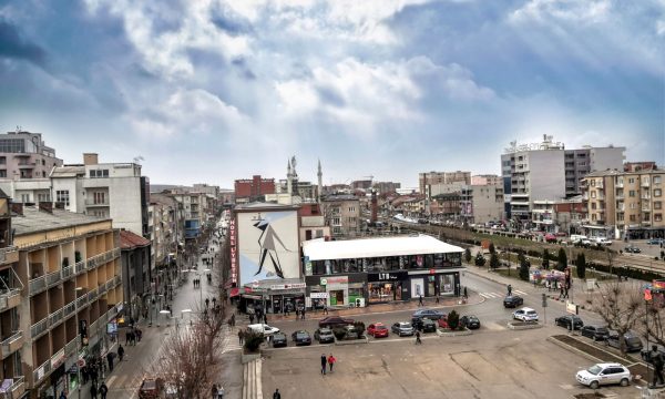 bankat-ne-rajonin-e-ferizajt-kerkojne-shtim-te-masave-policore-prane-degeve-te-tyre