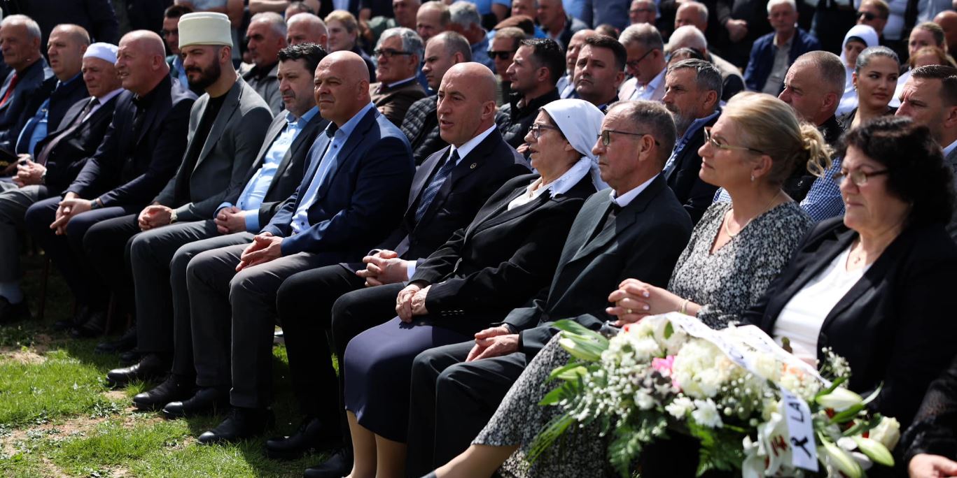 haradinaj-ne-gjakove-e-kline-per-te-nderuar-te-renet-per-liri:-perkujtimet-e-atyre-qe-bene-historine,-motiv-per-te-ecur-para