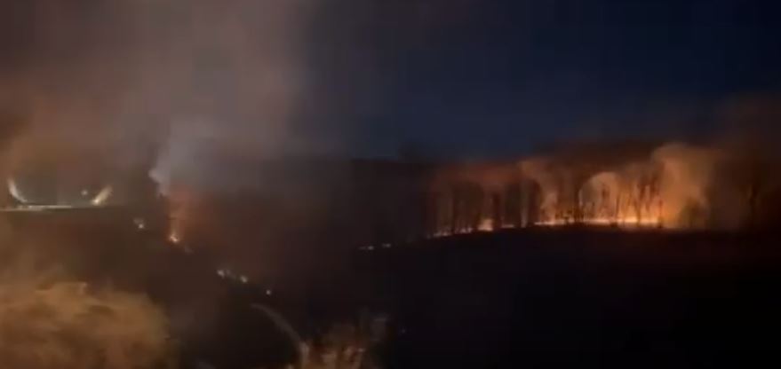 Zjarr në një mal të Gërlicës të Kaçanikut, zjarrfikësit në vendngjarje