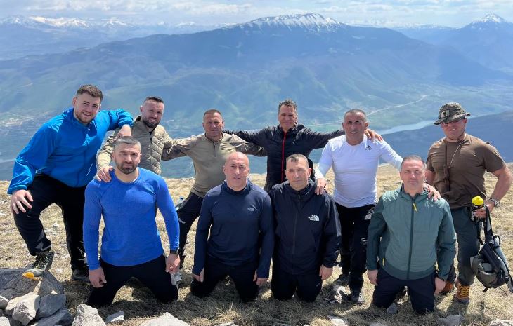 haradinaj-per-gjashte-ore-ngjitet-ne-majen-e-pashtrikut