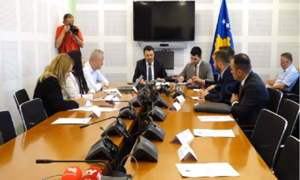 ne-mungese-te-kuorumit-deshton-mbledhja-e-komisionit-per-ceshtje-te-sigurise-dhe-mbrojtjes