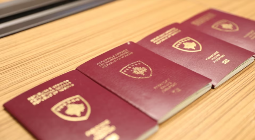 komisioni-i-pe-se-i-hap-rruge-liberalizimit-te-vizave-per-qytetaret-e-kosoves-qe-kane-pasaporta-te-serbise