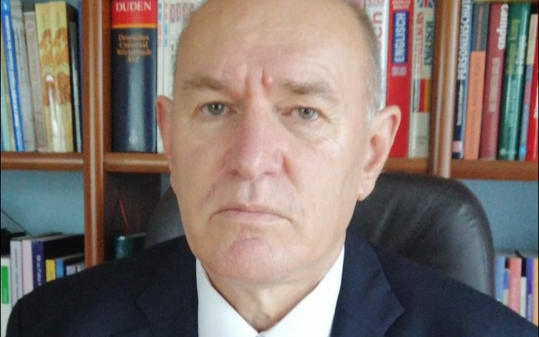 krasniqi-numeron-shkeljet-e-kushtetutes-ne-kosove,-permend-rastet-e-ministreve-nagavci-e-haxhiu