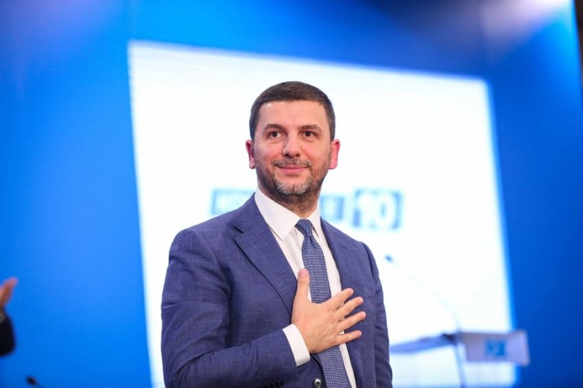 krasniqi-uron-besimtaret-mysliman-per-bajram:-zoti-ua-paste-pranuar-agjerimin-dhe-lutjet-e-veprat-e-mira